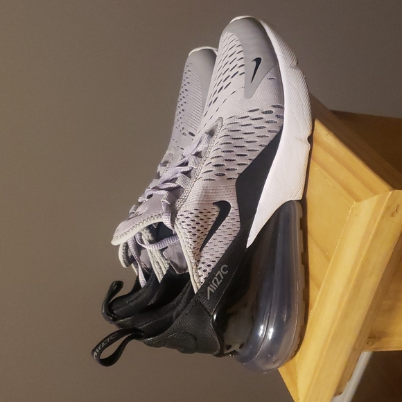 Nike Shoes - Nike AirMax 270